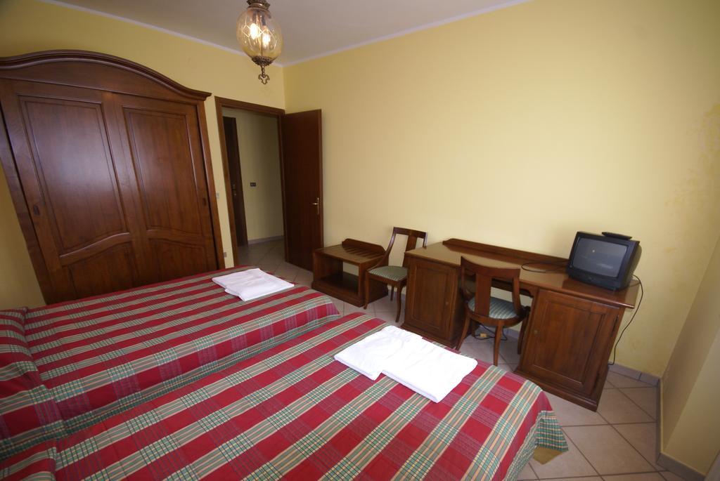 Hotel Londra Acceglio Kamer foto